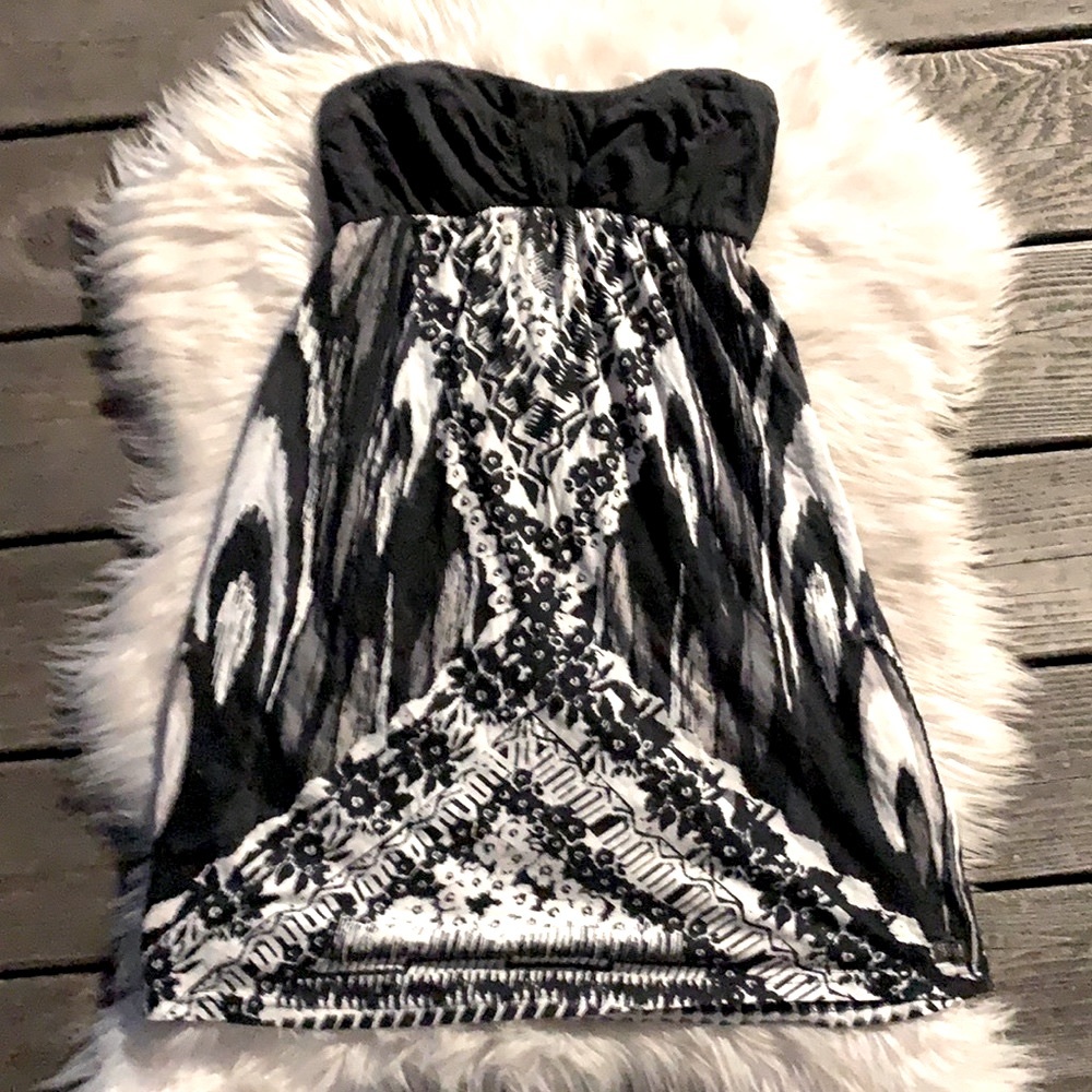 Billabong Black White Paisley Trippy Strapless Structured Look Bust Dress